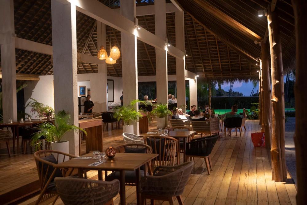 81 Palms Resort Nembrala Kültér fotó